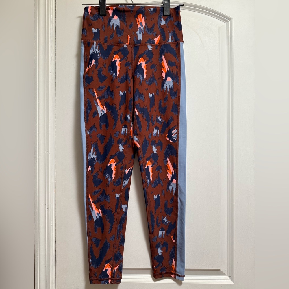 Aerie Women's Leggings with Abstract Leopard Print Pattern